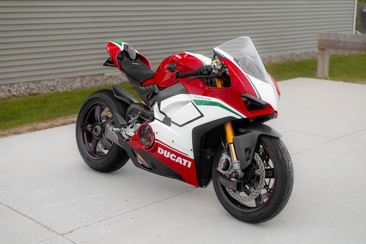 DUCATI V4 SPECIALE DIGITAL ARTWORK