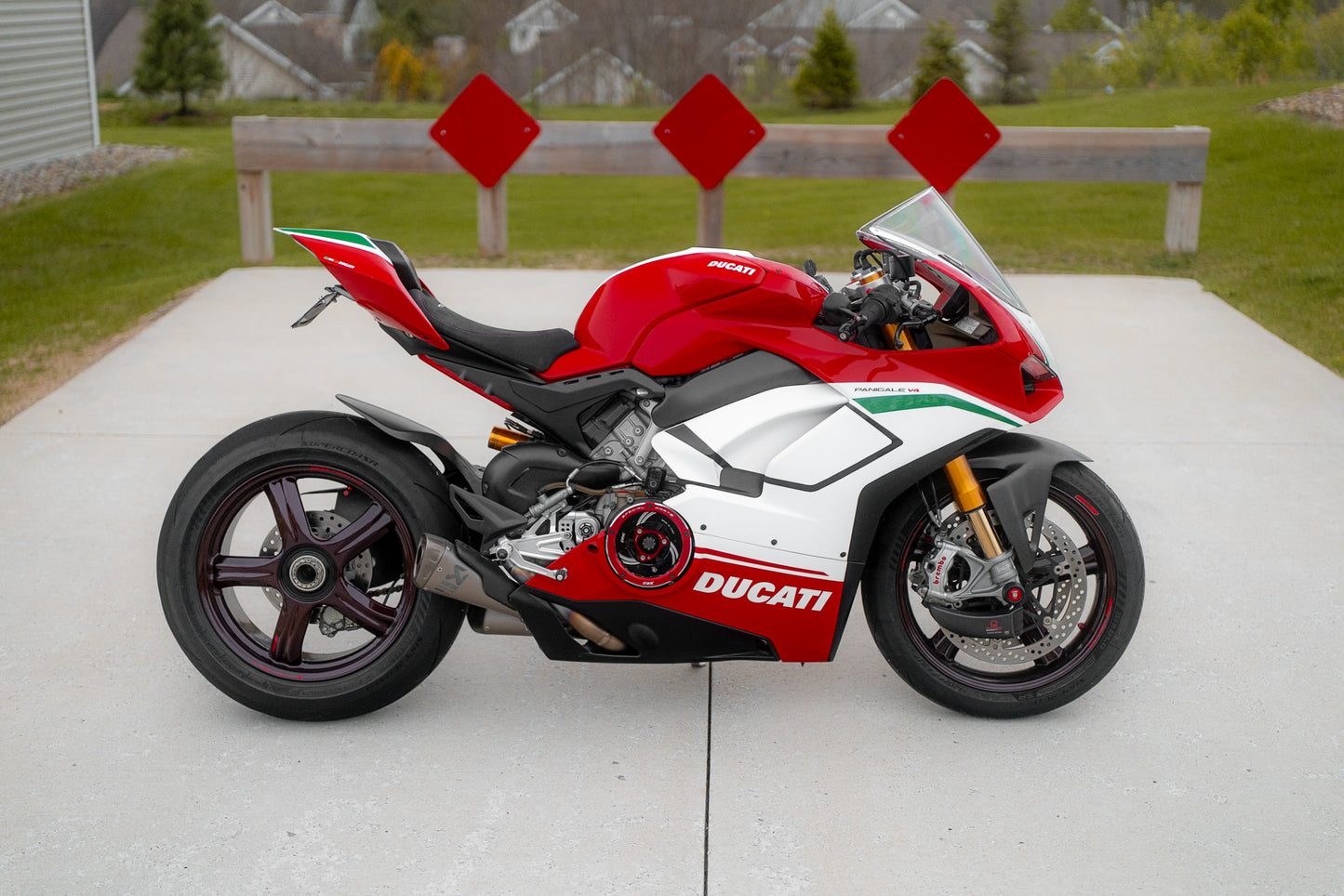 DUCATI V4 SPECIALE DIGITAL ARTWORK